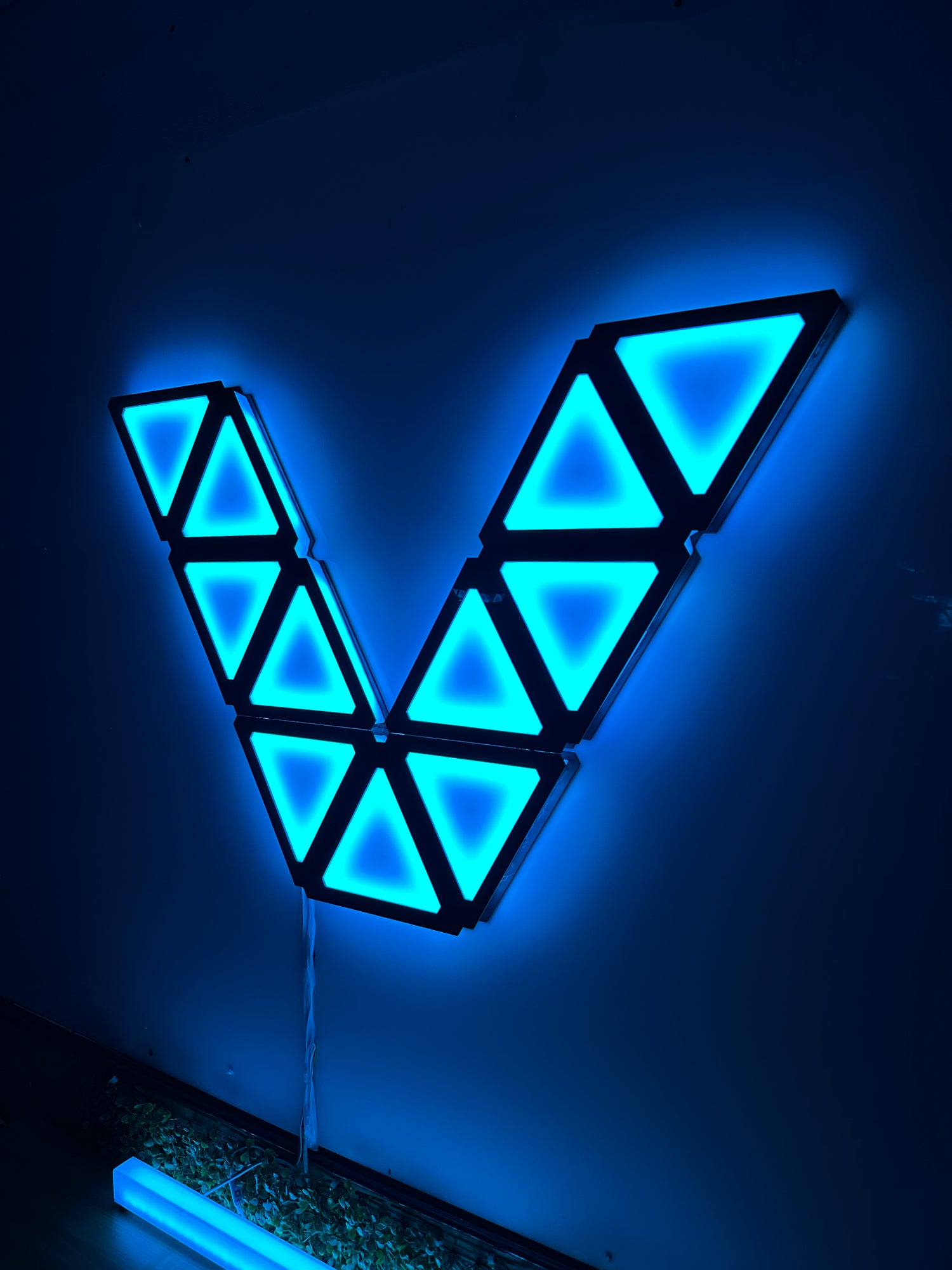 Glow Shape Triangles